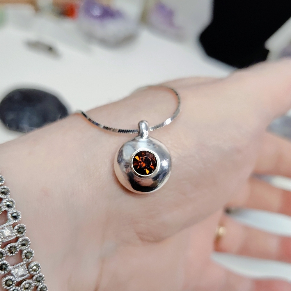 Miriam Salat Sterling Silver Faceted Amber Glass Crystal Round Pendant Necklace - Picture 5 of 12